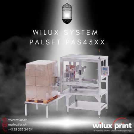 Industrielles Etikettiersystem zum Drucken und Applizieren WILUX System PALSET PAS43xx neben einer folierten Palette